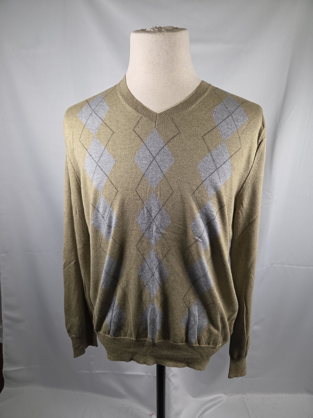 Banana Republic Olive V-Neck Sweater with Gray Diamonds Silk, Cotton, Cashmere